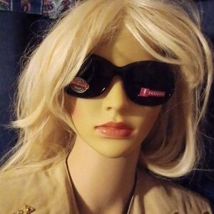 NWT - Foster Grant Luxury Fashion Sunglasses Resort 457310-1